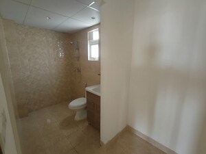 Room in 3 BHK Apartment at Tulip Yellow, Sector 69 – for Rent