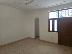 Room in 2 BHK Villa at Sector 44 – for Rent