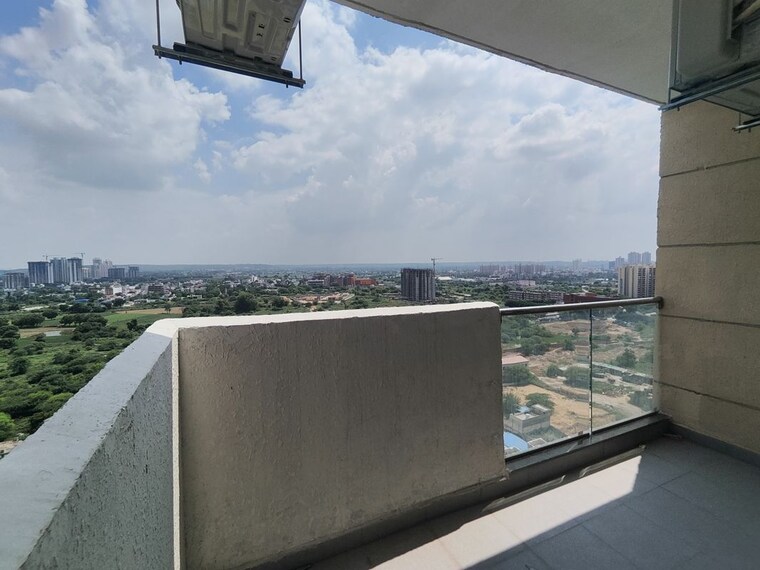 Kitchen, tulip-yellow 3 Bedroom 1704 Sq.Ft. Apartment In Sector 69 Gurgaon 10659224