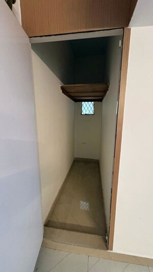 Furnished Amenities in 3 BHK Builder Floor at Chittaranjan Park – for Sale