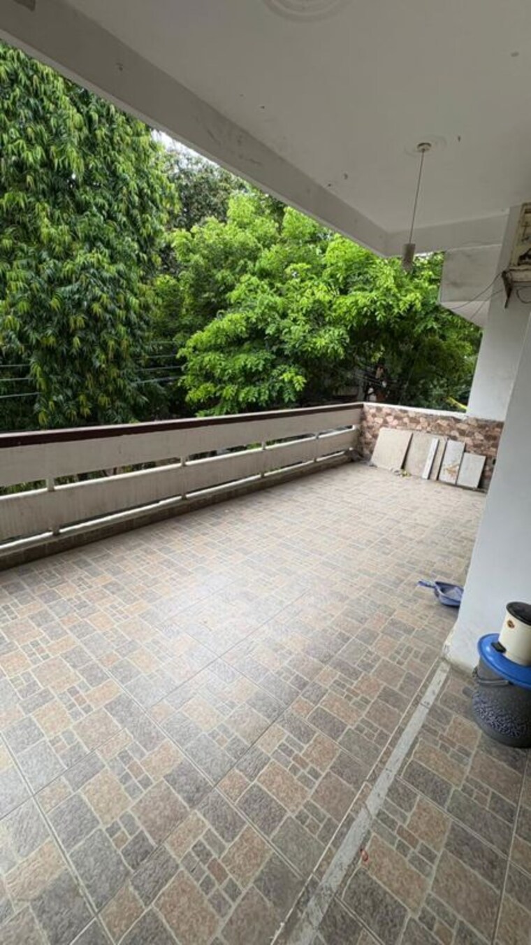 Balcony, chittaranjan park 3 Bedroom 160 Sq.Ft. Builder Floor In Chittaranjan Park Delhi 10659211