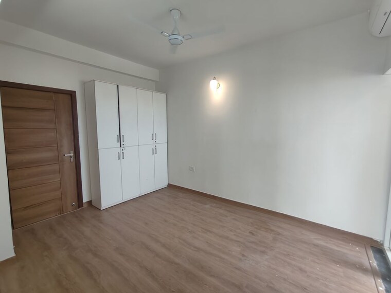 Room, tulip-yellow 3 Bedroom 1704 Sq.Ft. Apartment In Sector 69 Gurgaon 10659236