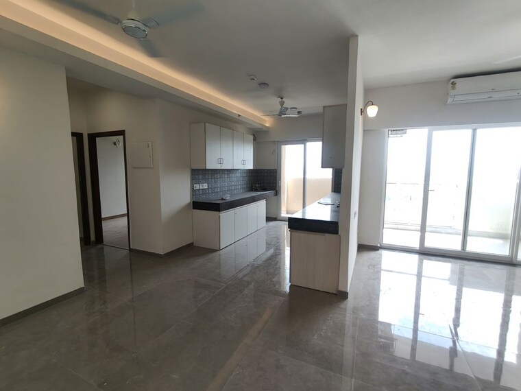 Kitchen, tulip-yellow 3 Bedroom 1704 Sq.Ft. Apartment In Sector 69 Gurgaon 10659259