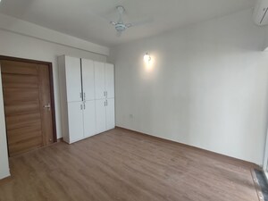 Room in 3 BHK Apartment at Tulip Yellow, Sector 69 – for Rent