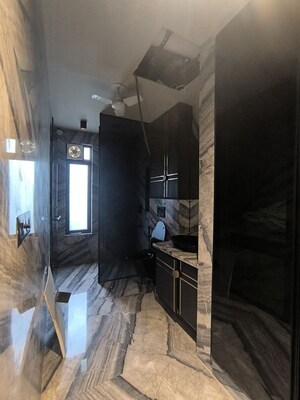 Bathroom in 4 BHK Builder Floor at BPTP Amstoria Country Floor, Sector 102 – for Sale