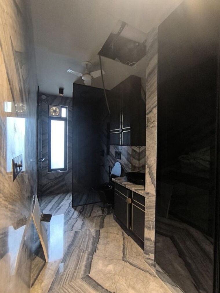 Bathroom, bptp-amstoria-country-floor 4 Bedroom 4500 Sq.Ft. Builder Floor In Sector 102 Gurgaon 10659252