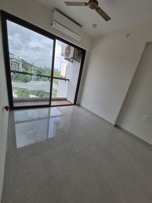 Room in 1 BHK Apartment at Pokhran Road No Two – for Rent