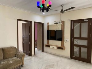Living Room in 2 BHK Builder Floor at Huda Staff Colony, Sector 46 – for Rent
