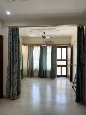 Room in 2 BHK Builder Floor at Huda Staff Colony, Sector 46 – for Rent