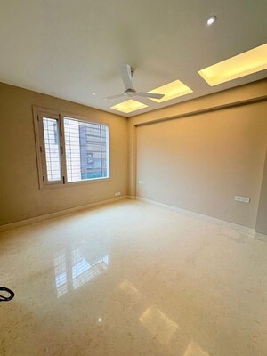 Room in 3 BHK Builder Floor at East Of Kailash – for Sale