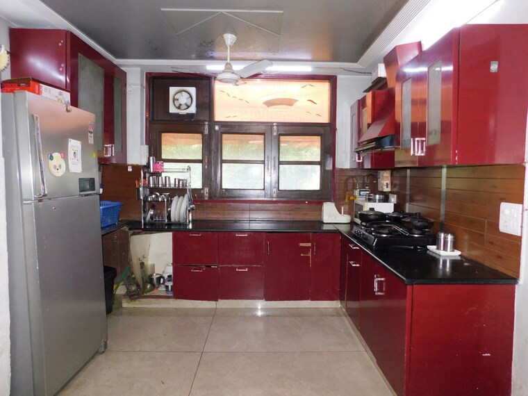 Kitchen, east of kailash 3 Bedroom 180 Sq.Yd. Builder Floor In East Of Kailash Delhi 10659288