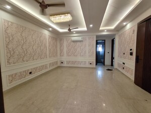 Parking in 3 BHK Apartment at Raj One Good Earth, Sector 71 – for Rent