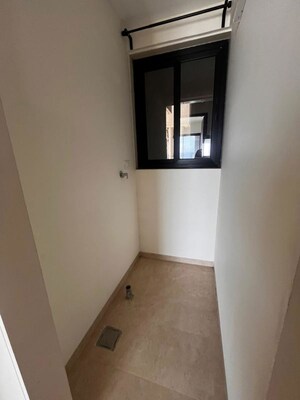 Room in 2 BHK Apartment at Dosti Eastern Bay, Wadala – for Sale