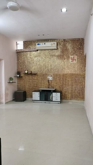 Furnished Amenities in 3 BHK Apartment at Jivraj Park – for Rent