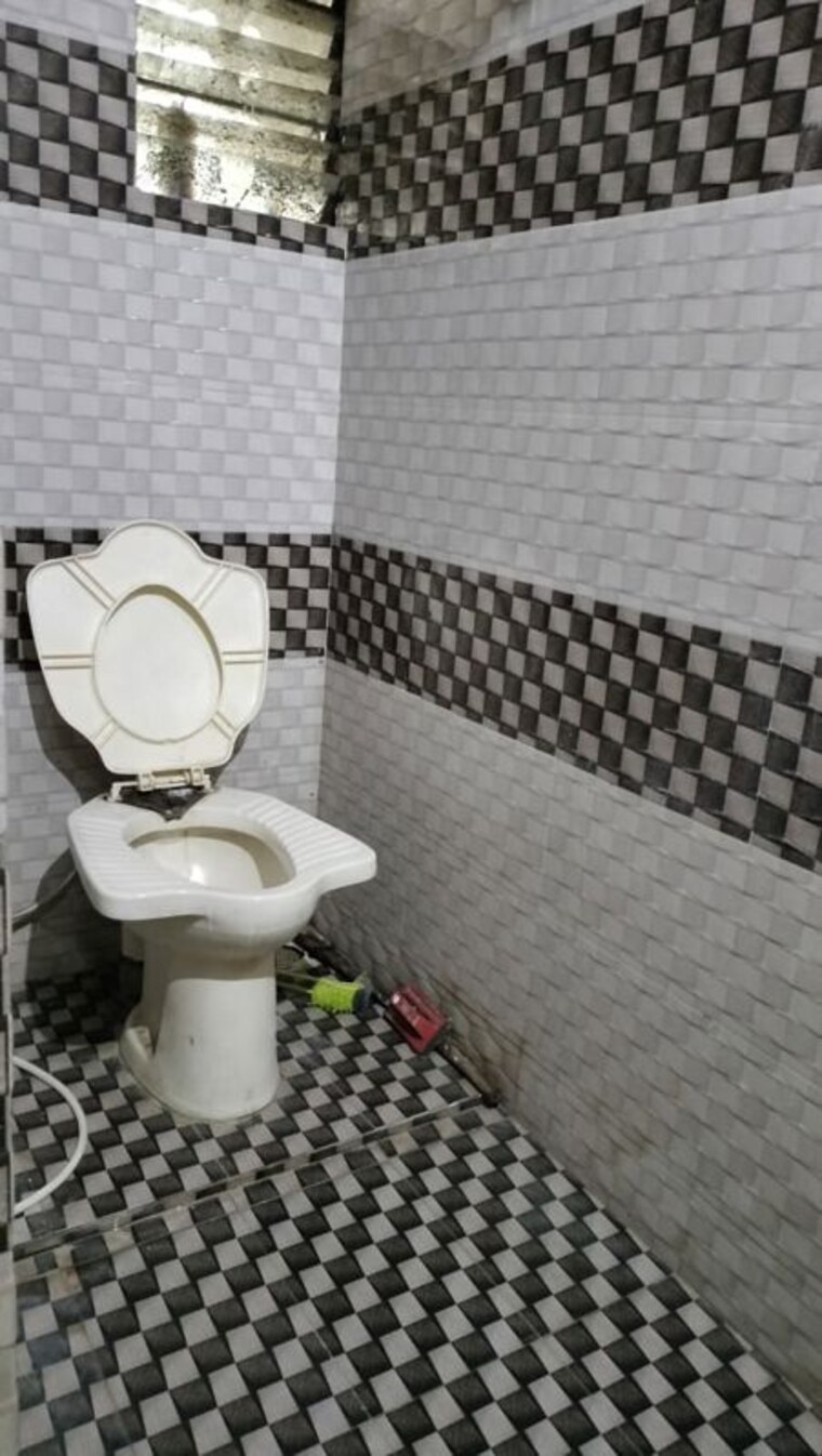 Bathroom, jivraj park 3 Bedroom 120 Sq.Ft. Apartment In Jivraj Park Ahmedabad 10659354