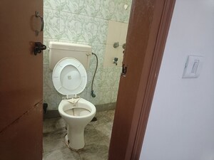 Bathroom in 2.5 BHK Villa at Sector 49 – for Rent