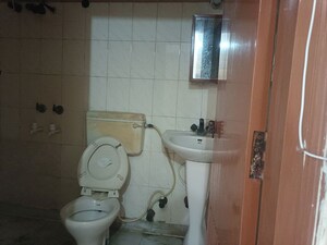 Bathroom in 2.5 BHK Villa at Sector 49 – for Rent