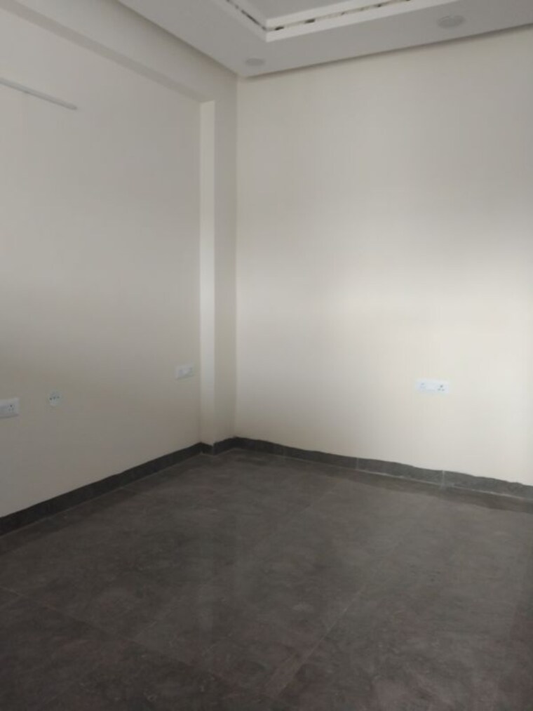 Room, sector 23 1 Bedroom 500 Sq.Ft. Builder Floor In Sector 23 Gurgaon 10659376