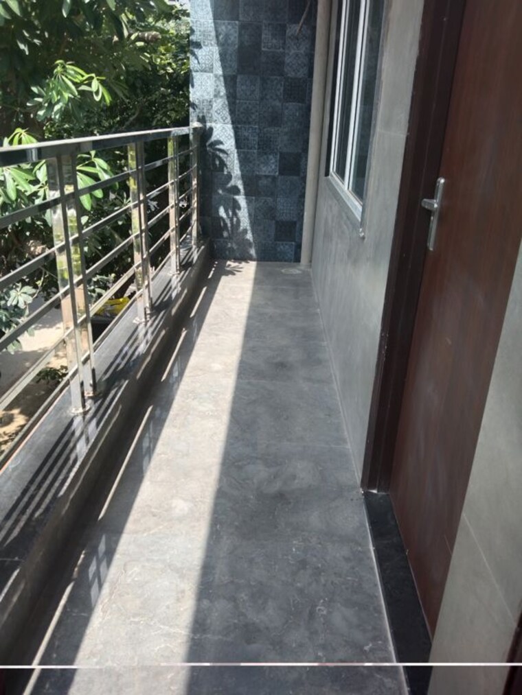Balcony, sector 23 1 Bedroom 500 Sq.Ft. Builder Floor In Sector 23 Gurgaon 10659376
