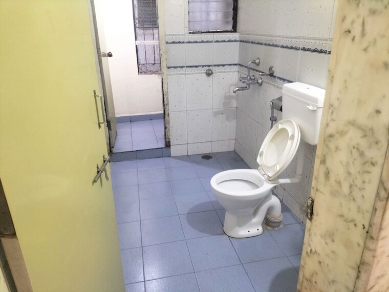 Bathroom, devi-vijay-park 3 Bedroom 1220 Sq.Ft. Apartment In Kondhwa Pune 10659393