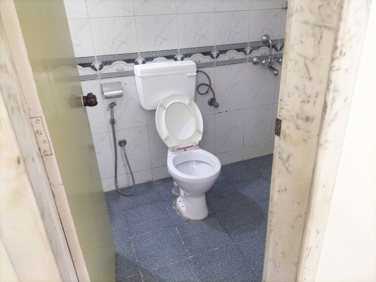 Bathroom, devi-vijay-park 3 Bedroom 1220 Sq.Ft. Apartment In Kondhwa Pune 10659393