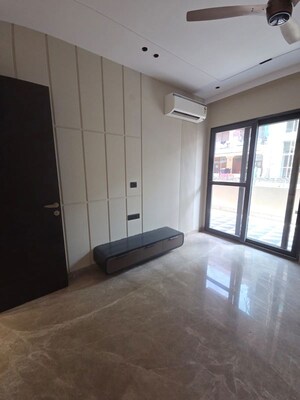 Room in 4 BHK Builder Floor at Rajouri Garden – for Rent