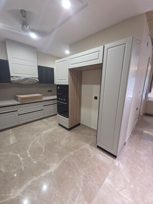 Parking in 4 BHK Builder Floor at Rajouri Garden – for Rent