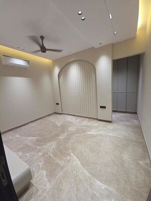 Room in 4 BHK Builder Floor at Rajouri Garden – for Rent