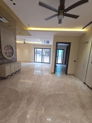 4 BHK Builder Floor For Rent in Rajouri Garden