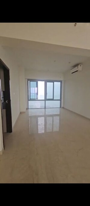 Room in 5 BHK Apartment at Piramal Aranya, Byculla – for Sale