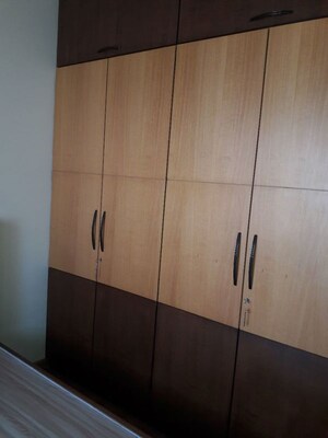 Furnished Amenities in 2 BHK Apartment at Maker Tower, Cuffe Parade – for Sale