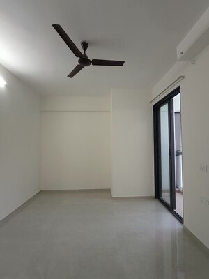 Master Bedroom in 2 BHK Apartment at Dhamji Shamji Mahavir Spring Tulip Phase 1, Pokhran Road No Two – for Rent