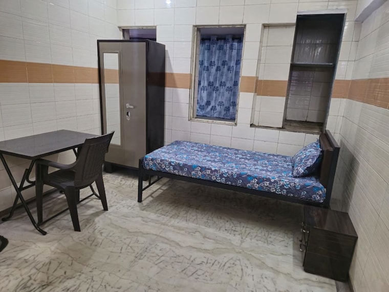 Bedroom, kandivali east Pg For Boys & Girls In Kandivali East 10659496