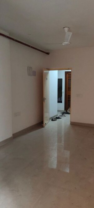 Room in 2 BHK Apartment at Zara Rossa, Sector 112 – for Rent