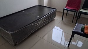 Room in 1 BHK Apartment at Ambawadi – for Rent