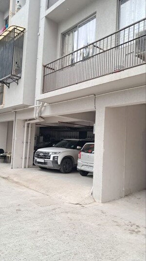 Parking in 1 BHK Apartment at Ambawadi – for Rent