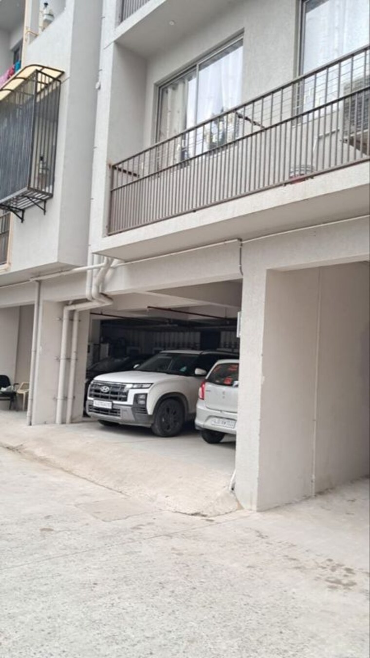  Parking, ambawadi 1 Bedroom 720 Sq.Ft. Apartment In Ambawadi Ahmedabad 10659455