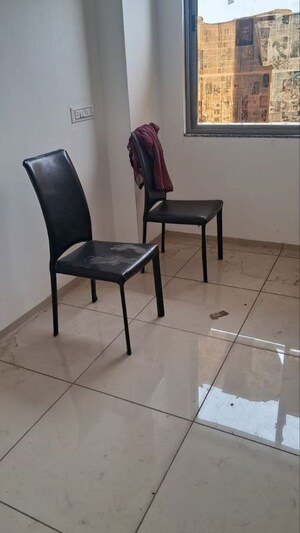 Room in 1 BHK Apartment at Ambawadi – for Rent