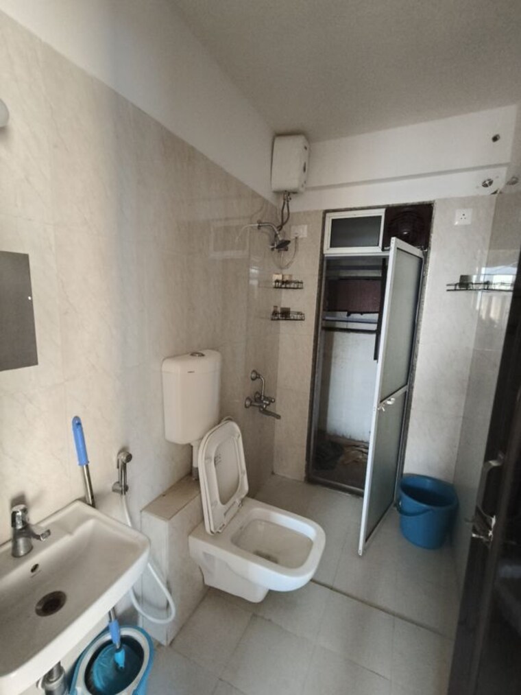 Bathroom, puraniks-tokyo-bay 2 Bedroom 580 Sq.Ft. Apartment In Kasarvadavali Thane 10659531