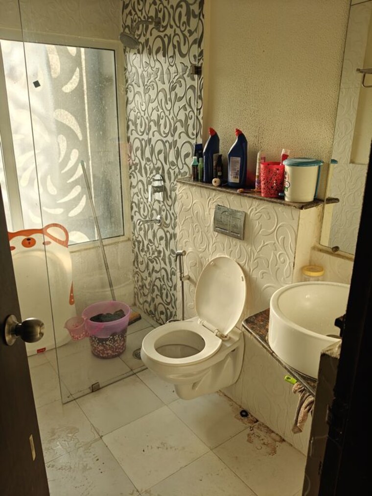 Bathroom, gaur-saundaryam 4 Bedroom 2400 Sq.Ft. Apartment In Tech Zone 4 Greater Noida Greater Noida 10659540