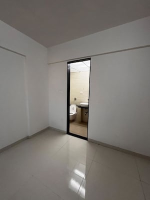 Room in 2 BHK Apartment at Bhaktamar Residency, Wadgaon Sheri – for Rent