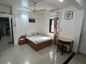 Room in 2 BHK Apartment at Vishrantwadi – for Rent