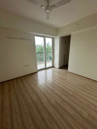 3.5 BHK +  1305 Sq.Ft. Apartment in Signature Global City 81