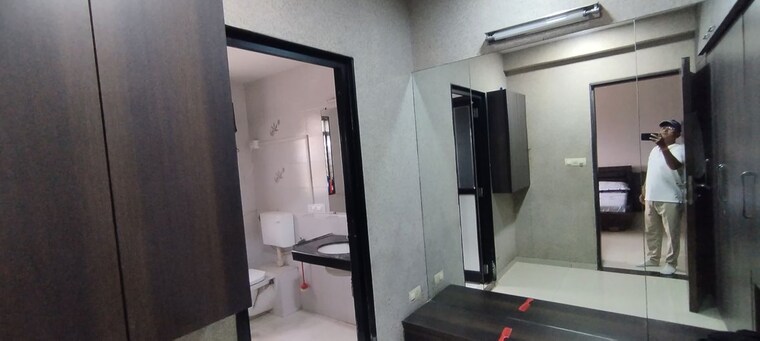 Washroom, piplod 5 Bedroom 5000 Sq.Ft. Apartment In Piplod Surat 10659614