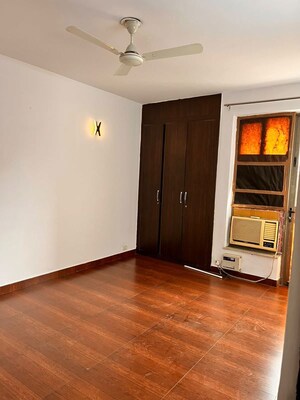 Room in 2 BHK Apartment at Unitech The Residences Sector 33, Sector 33 – for Rent