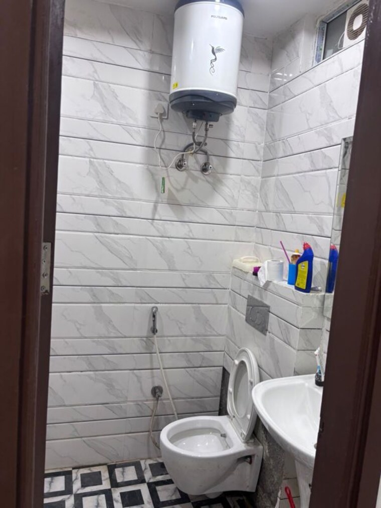 Bathroom, sbp-gateway-of-dreams 2 Bedroom 702 Sq.Ft. Apartment In Dhakoli Zirakpur 10659675