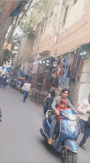Parking in  Shop at Shahdara – for Sale