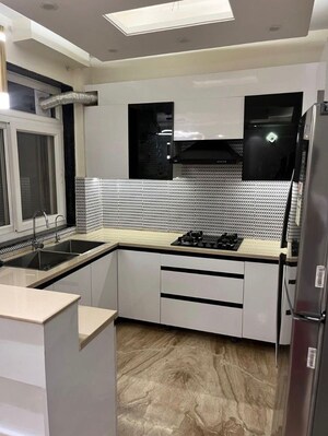 Team Area in 3 BHK Builder Floor at Hong Kong Bazaar, Sector 57 – for Sale