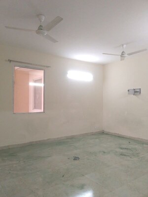 Room in 2 BHK Apartment at Signature Orchard Avenue 2, Sector 93 – for Rent