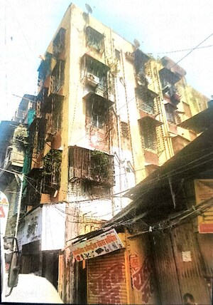  Shop For Sale in Masjid Bunder
